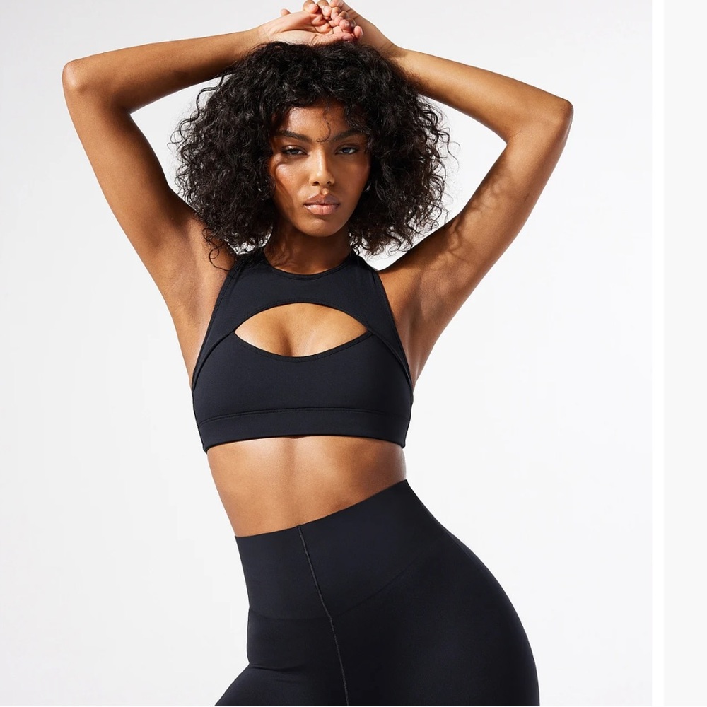 Savage X Fenty NET Black Cutout Sports Bra (MEDIUM - sold out online)